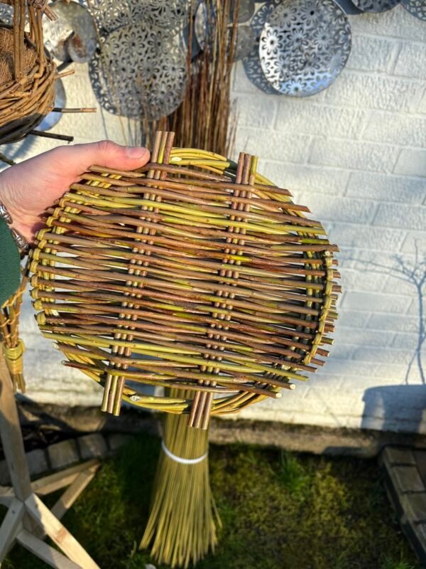 Willow Weaving Activity - Image 5